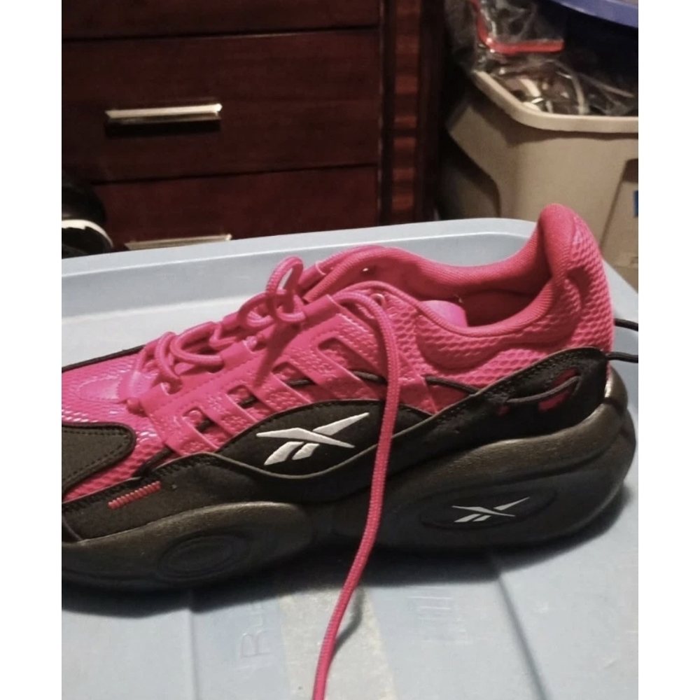 Reebok Mens Red and Black Sneakers